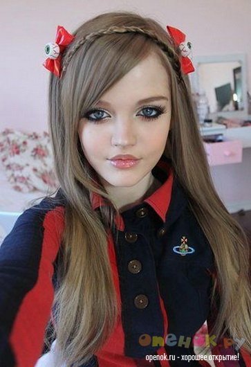 Девушка очень похожая на куклу Барби (7 фото)